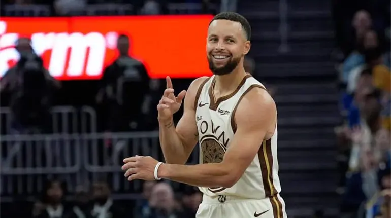 Stephen Curry renueva por 2 temporadas m&aacute;s con los Guerreros de Golden State en la NBA