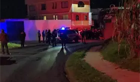 Golpean e intentan quemar vivos a 2 hombres tras intento de asalto en bar de Tlaxcala