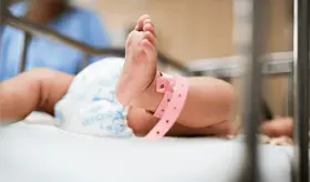 IMSS entrega a 2 beb&eacute;s a familias equivocadas en BC