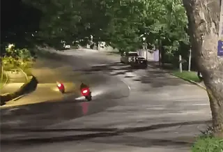 Captan a motociclistas haciendo carreras en el vel&oacute;dromo de la Ciudad Deportiva