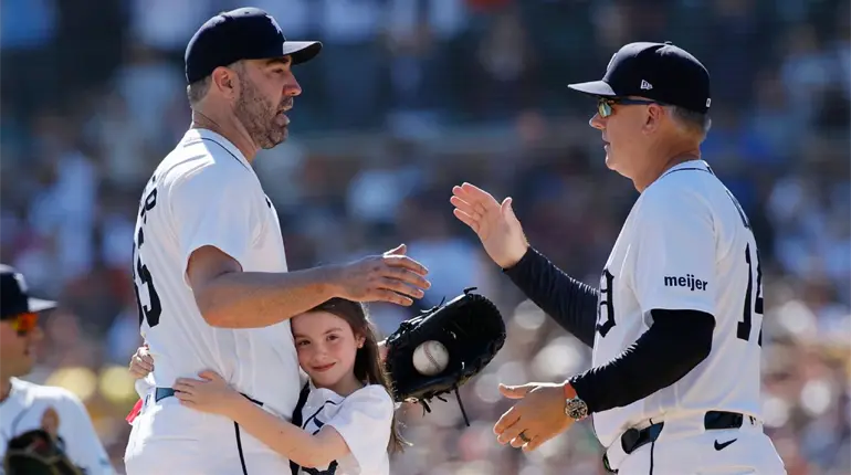 Entre l&aacute;grimas, Justin Verlander se despide del beisbol de las Grandes Ligas