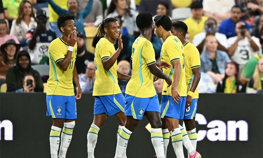Con gol de último minuto, Brasil rescató el empate ante Australia en juego amistoso
