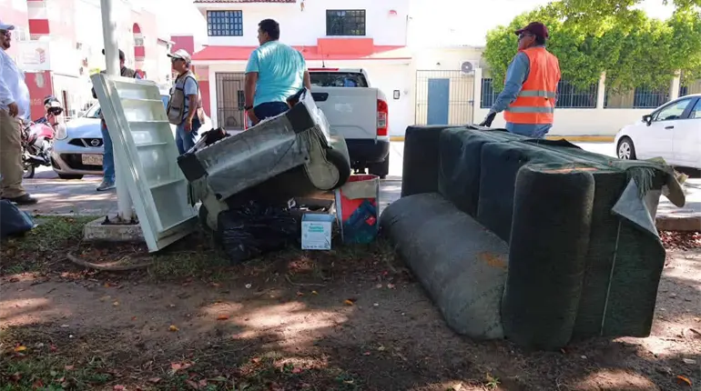 M&aacute;s de 30 toneladas de residuos s&oacute;lidos de gran volumen se recolectaron durante cuarta jornada: Ayuntamiento de Centro