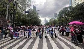 Con marcha exigen justicia a 12 a&ntilde;os de la desaparici&oacute;n de normalistas de Ayotzinapa