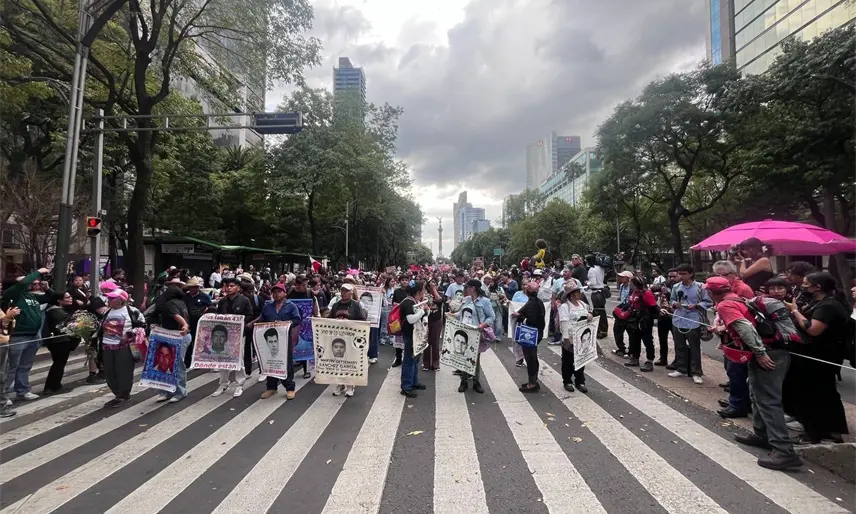 Con marcha exigen justicia a 12 años de la desaparición de normalistas Ayotzinapa