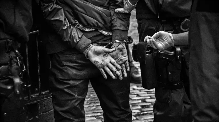 Reportan detenci&oacute;n de 2 yucatecos implicados en un robo en Plaza Ankor de Villahermosa