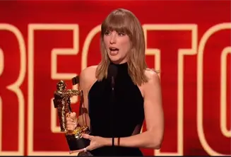 Taylor Swift es reconocida en los MTV VMAs