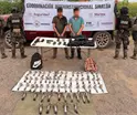 Detienen a tres sujetos con armas y explosivos para drones, tras agresi&oacute;n a autoridades en Sinaloa