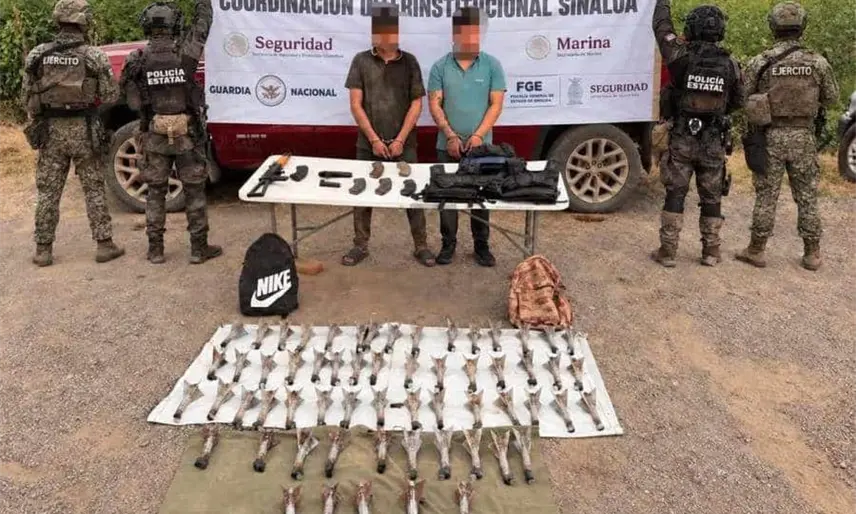 Detienen a tres sujetos con armas y explosivos para drones, tras agresión a autoridades en Sinaloa