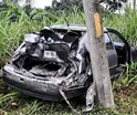 Veh&iacute;culo impacta poste en la C&aacute;rdenas-Villahermosa