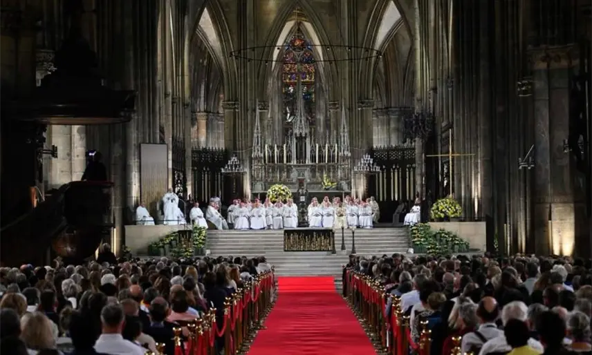 Concluye Papa León XIV viaje apostólico por Francia