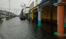 Lluvias dejan calles anegadas en Jalapa