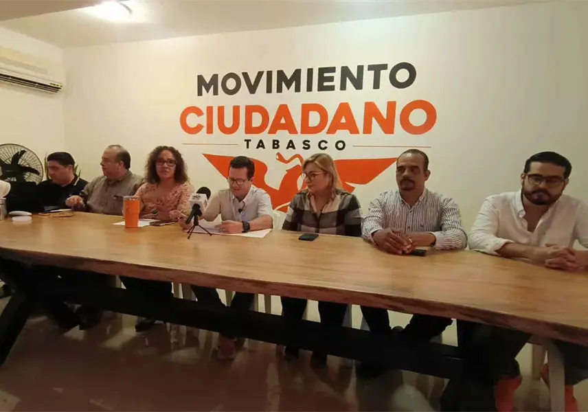 MC Tabasco entrega al INE videos sobre uso indebido de recursos en visita presidencial