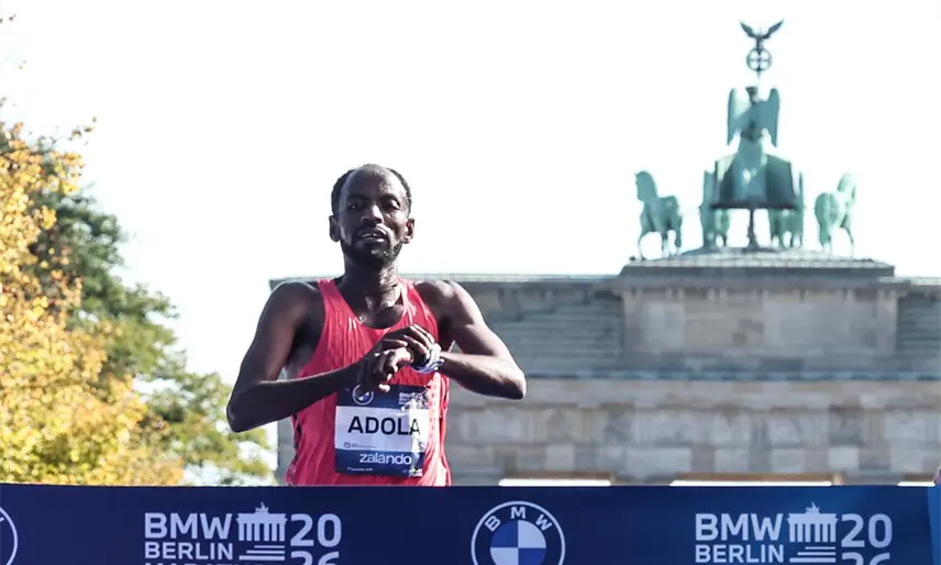 Guye Adola y Tigst Assefa dominan el Maratón de Berlín