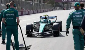 Fernando Alonso renueva un a&ntilde;o m&aacute;s con Aston Martin