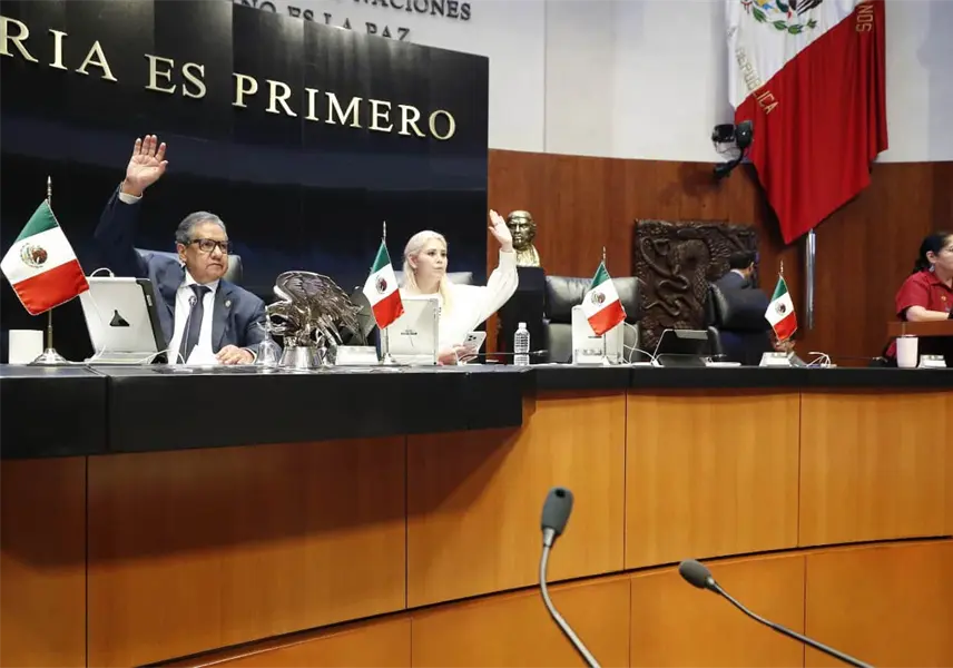 Aprueban reforma contra la doble nacionalidad en candidaturas Aprueban reforma contra la doble nacionalidad en candidaturas