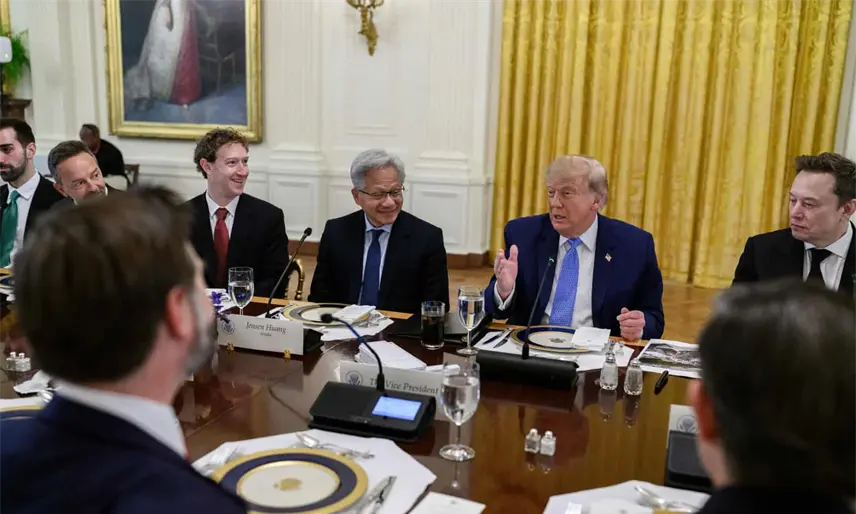 Trump y líderes tecnológicos acuerdan renombrar oficialmente la IA como "superinteligencia"