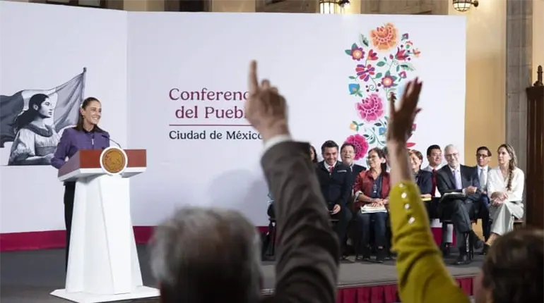 "La palabra es de quien la trabaja" dice Sheinbaum a reportera durante la "ma&ntilde;anera"