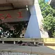Mujer en situaci&oacute;n de calle causa da&ntilde;os y siembra temor a vecinos en La Manga I