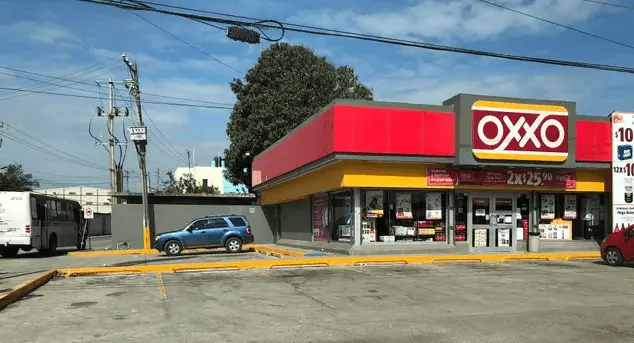 Asaltan tres tiendas Oxxo en un día en Villahermosa, según periodista Audelino Macario