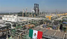Caen 45% exportaciones de crudo de Pemex en agosto