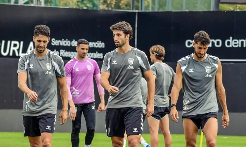 Oficializan a Messi como nuevo propietario del Eldense de la Segunda División de España