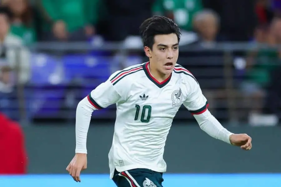 Reportan que el Liverpool pagaría 40 millones de euros por Gilberto Mora Reportan que el Liverpool pagaría 40 millones de euros por Gilberto Mora