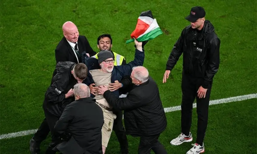 Protestas palestinas interrumpen en dos ocasiones el duelo Irlanda-Austria en la Nations League