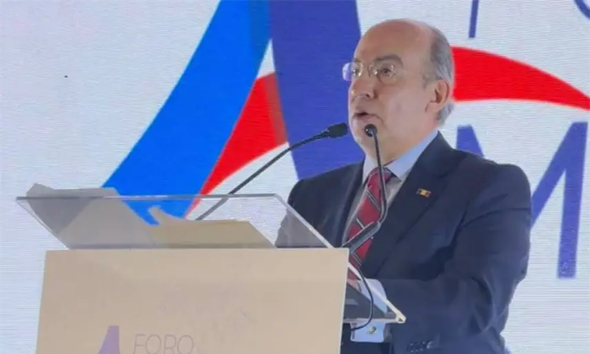 Calderón advierte que Morena está regresando a México hacia una "dictadura perfecta"