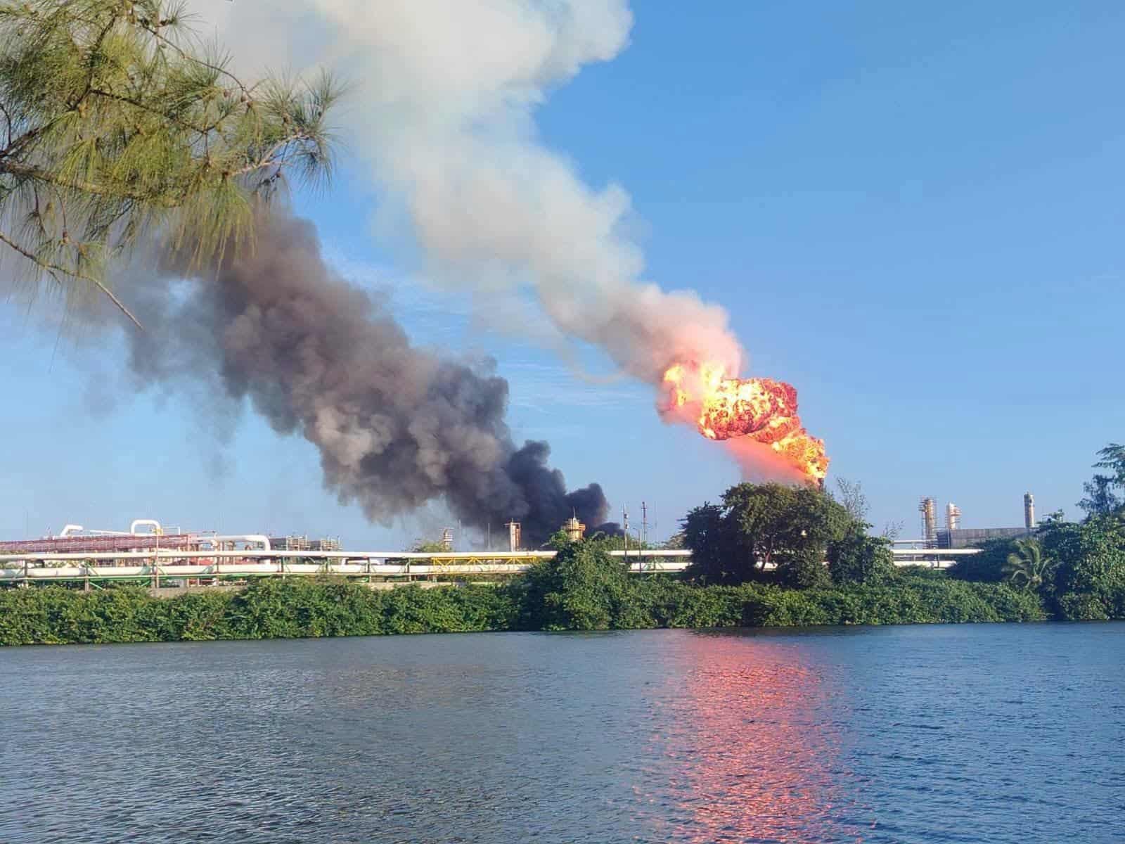 Ante reportes de incendio en refinería Olmeca, Segotab destaca existencia de protocolos de emergencia