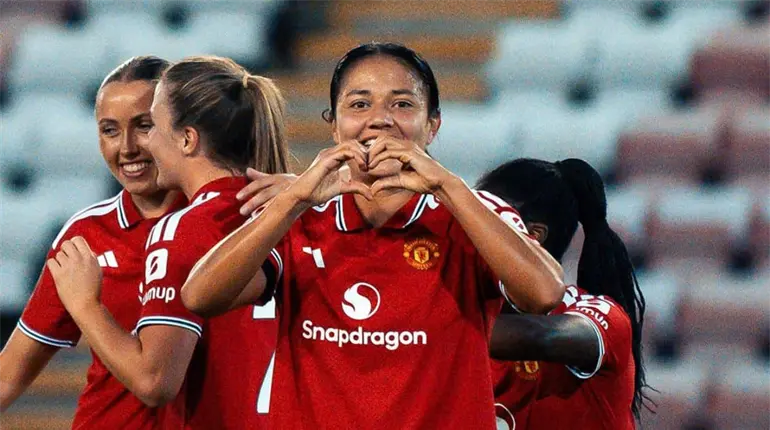 La mexicana Rebeca Bernal marca su tercer gol con el Manchester United Femenil