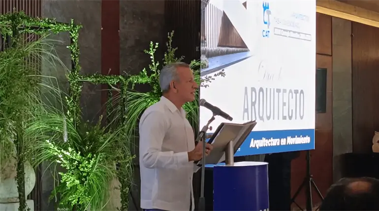 Toma protesta Francisco Espinosa Gallegos como presidente del Colegio de Arquitectos 2026-2028