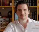 Bernardo Bosch, hermano de la Miss Universo 2025, F&aacute;tima Bosch, se registra en Morena para ser diputado federal