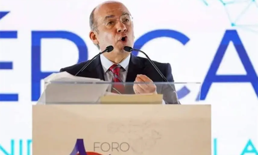 Calderón defiende su gestión y asegura haber sido un presidente demócrata