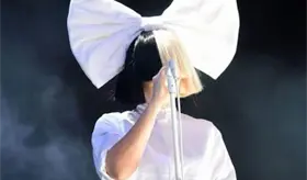 &iexcl;Sia vende el 50% de su cat&aacute;logo musical por 180 millones de d&oacute;lares!