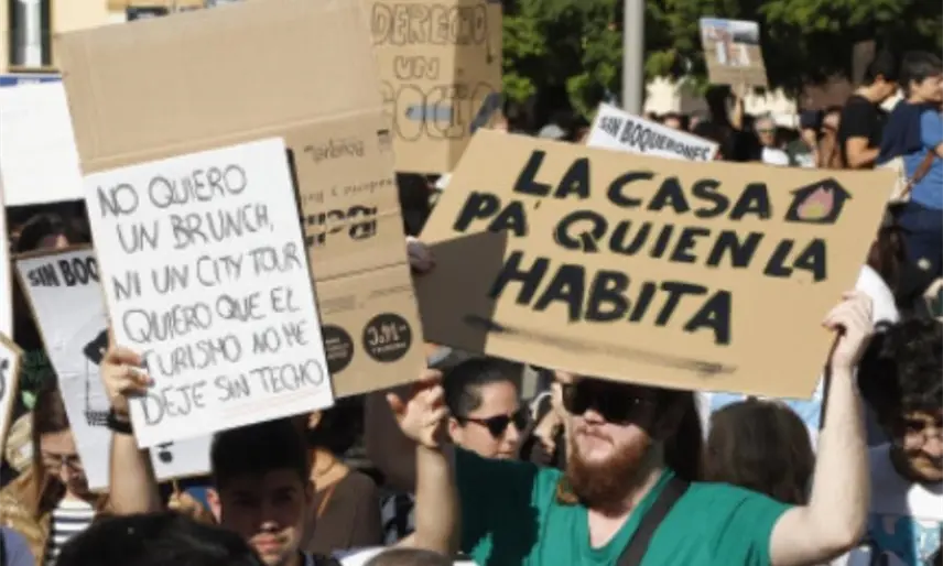 Derecha tumban decretos sobre vivienda contra fondos buitre en España