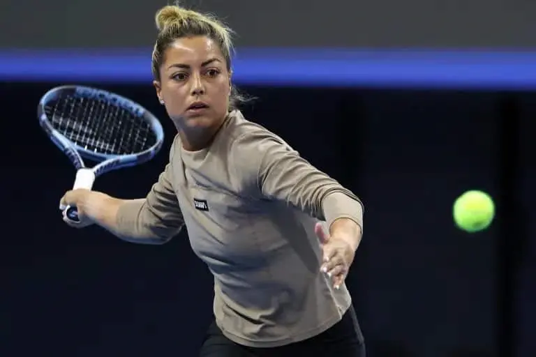 La mexicana Renata Zaraz&uacute;a cae ante Aryna Sabalenka y queda eliminada del Abierto de China