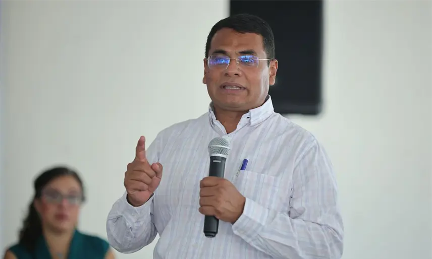 "Ahí la lleva", dice Selván sobre May durante festejo por la fundación de Morena