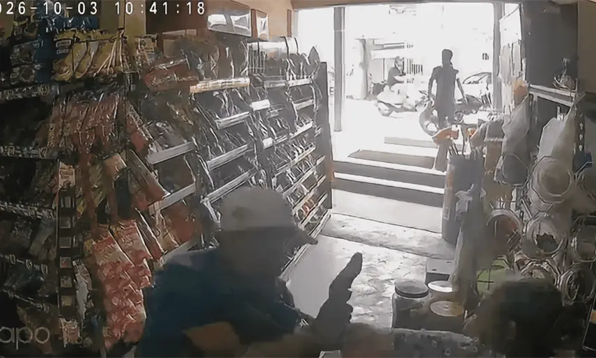 Sujetos armados asaltan a adulta mayor que atendía tiendita en Comalcalco