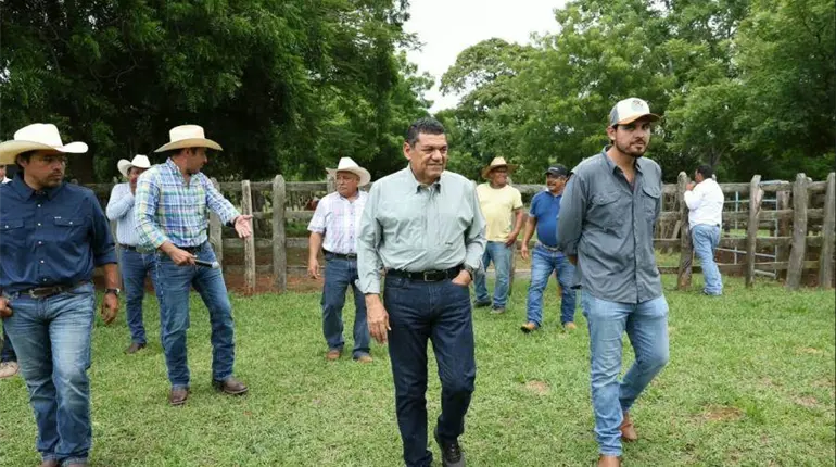 Promete Gobierno de Tabasco comercializaci&oacute;n de ganado local para generar mayores ganancias a productores
