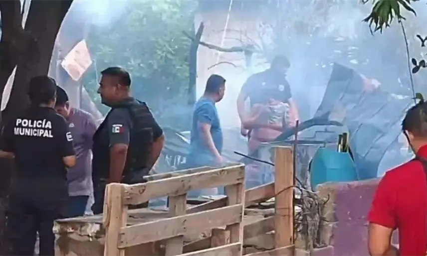 Mueren dos niños y un adulto mayor tras incendio de una vivienda en Salina Cruz, Oaxaca