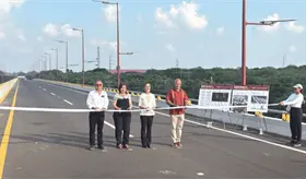 Inaugura Sheinbaum puente de acceso al puerto de Veracruz