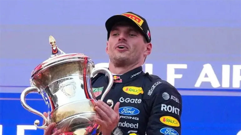 Max Verstappen conquista el GP de Bahr&eacute;in, su primer triunfo de 2026