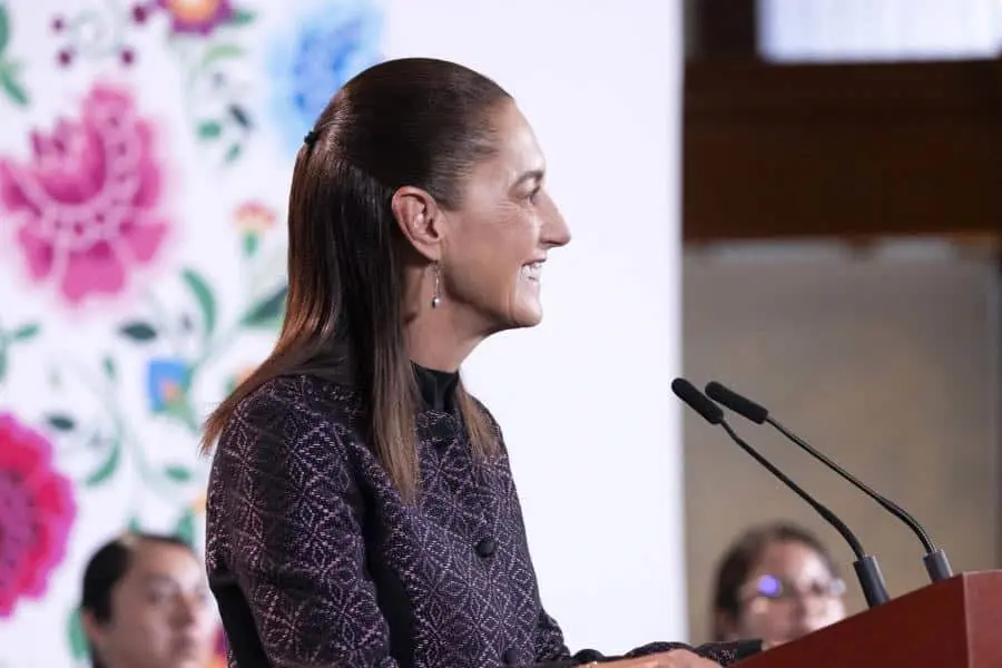 "La derecha internacional quiere intervenir en M&eacute;xico": Sheinbaum