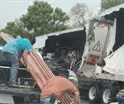 Tr&aacute;iler sufre accidente en la Villahermosa – Frontera y su carga es rapi&ntilde;ada