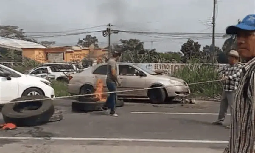 Tras bloqueo, manifestantes llegan a acuerdo con autoridades sobre puente a desnivel y peatonal en la Villahermosa – Cárdenas