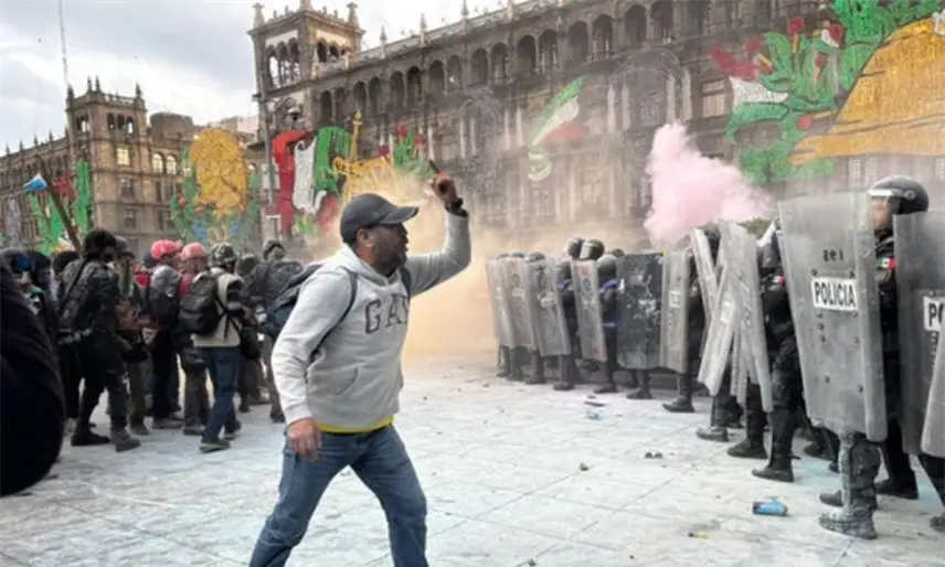 Marcha del 2 de octubre deja pérdidas por más de 48 mdp en comercios: Canaco CDMX