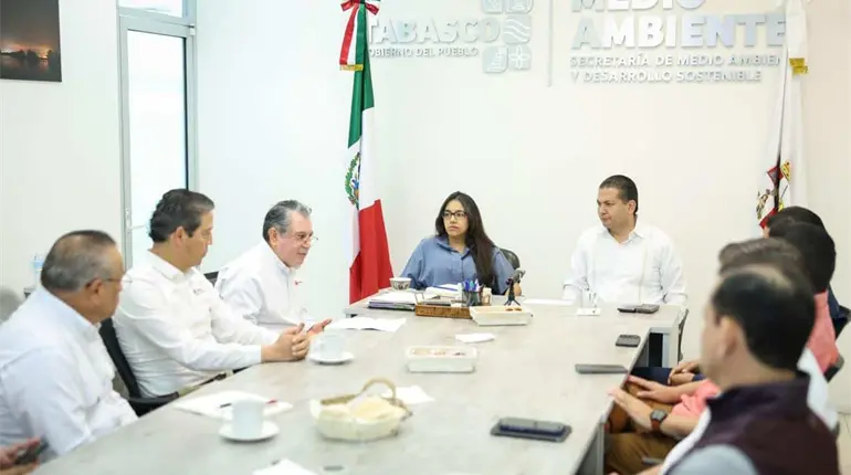 Autoridades y PEMEX acuerdan obras de infraestructura para frenar emanaciones de gas en Tabasco