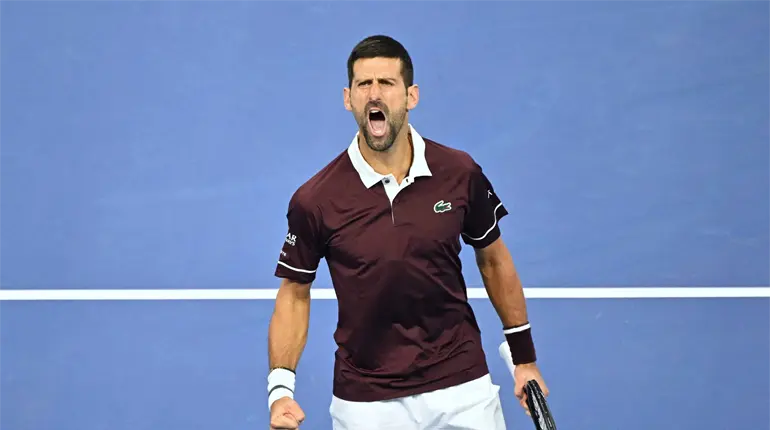 Djokovic vence en tres sets a Zverev y avanza a semifinales del Abierto de China