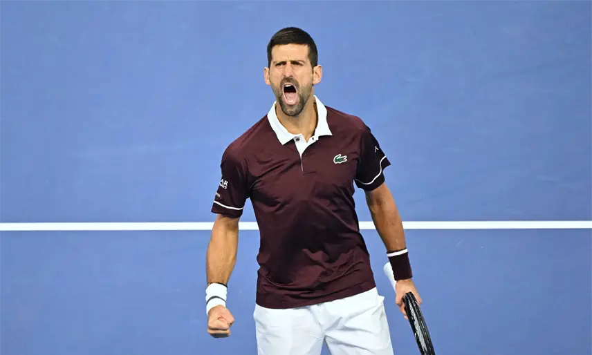 Djokovic vence en tres sets a Zverev y avanza a semifinales del Abierto de China